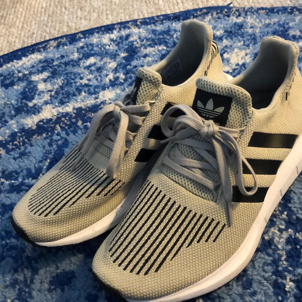 Adidas tan sneakers